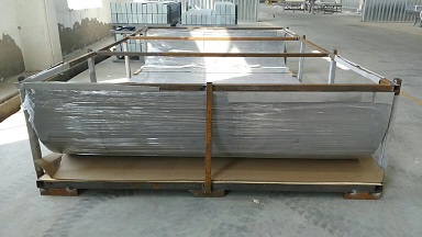 Akwarium akrylowe w centrum handlowym